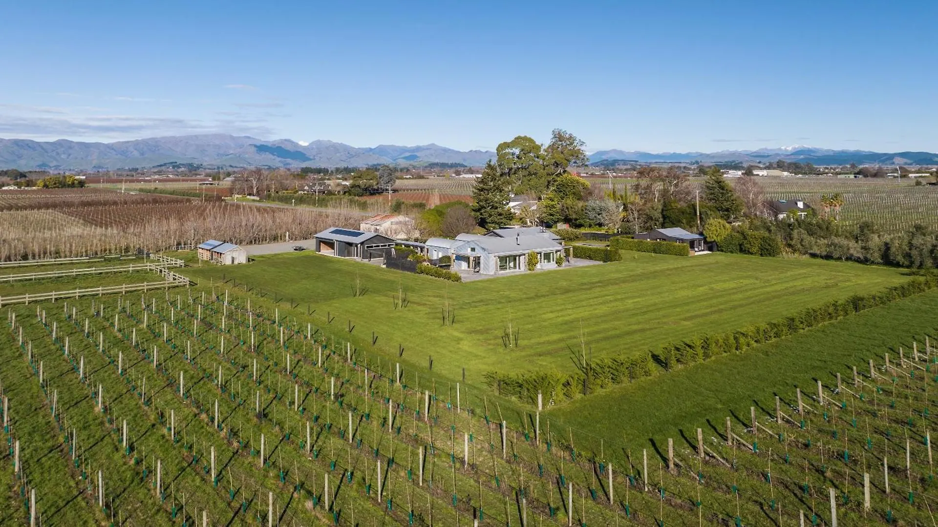 Rapaura Vineyard Escape - Blenheim Retreat Villa